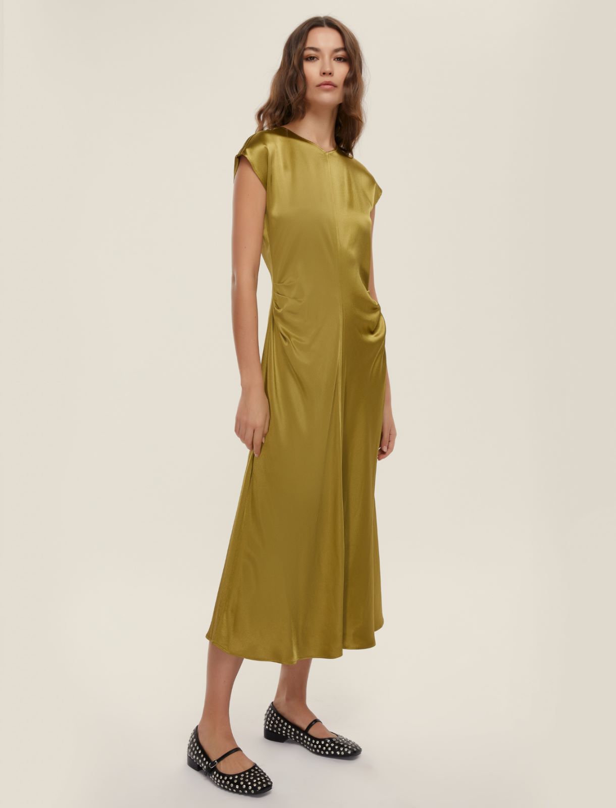 Abito smanicato con pieghe - VERDE OLIO - Emme