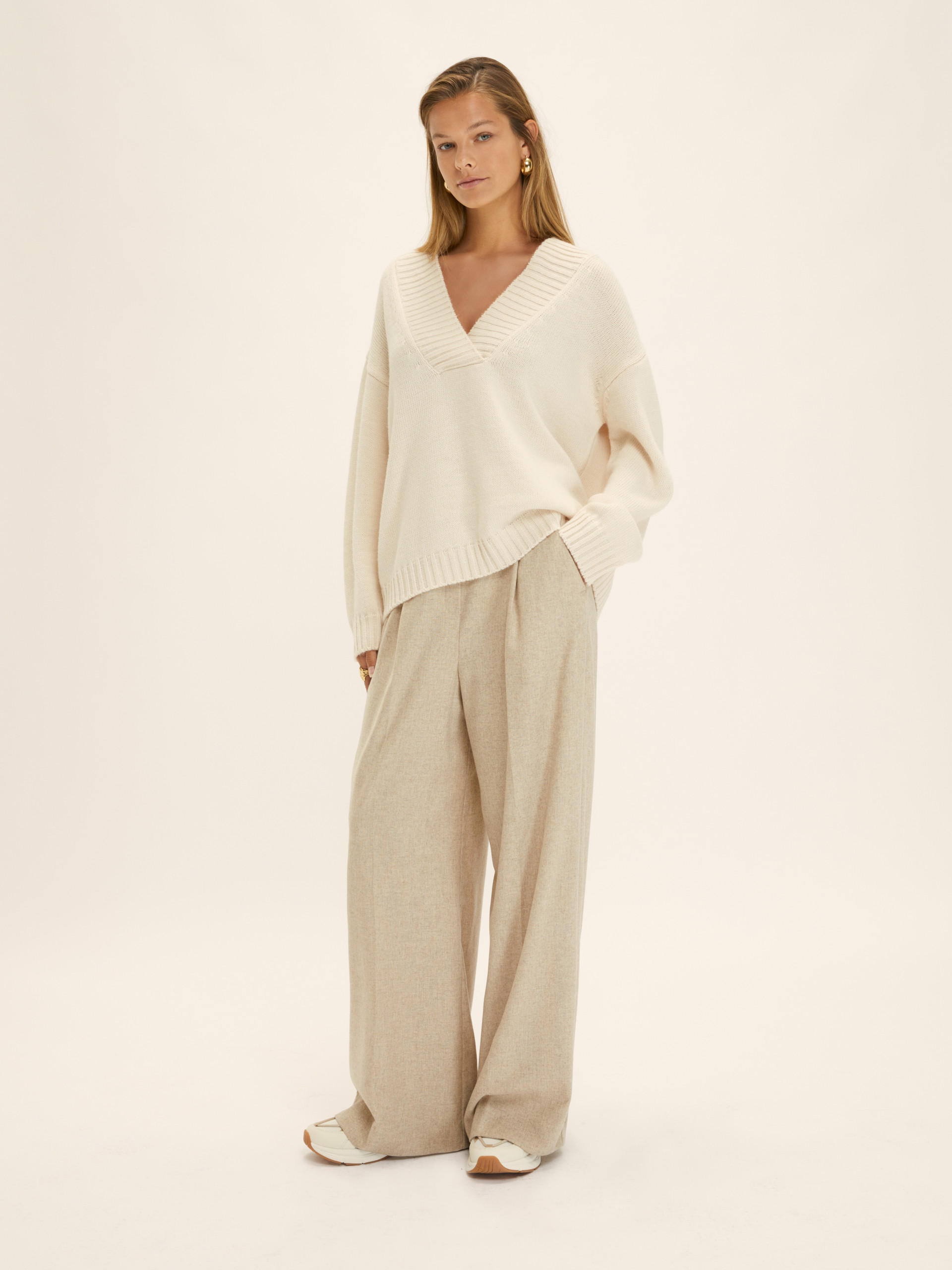 Oversized V-neck sweater - CREAM - Emme - 2