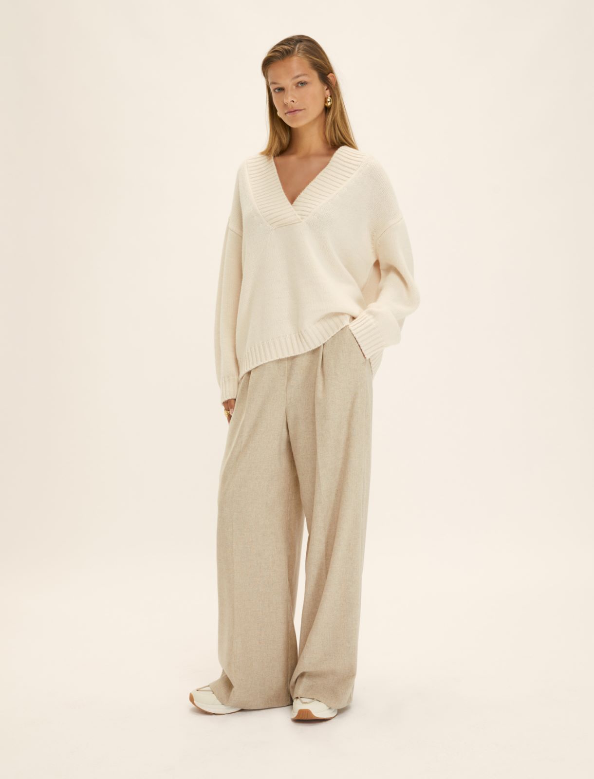 Oversized V-neck sweater - CREAM - Emme - 2