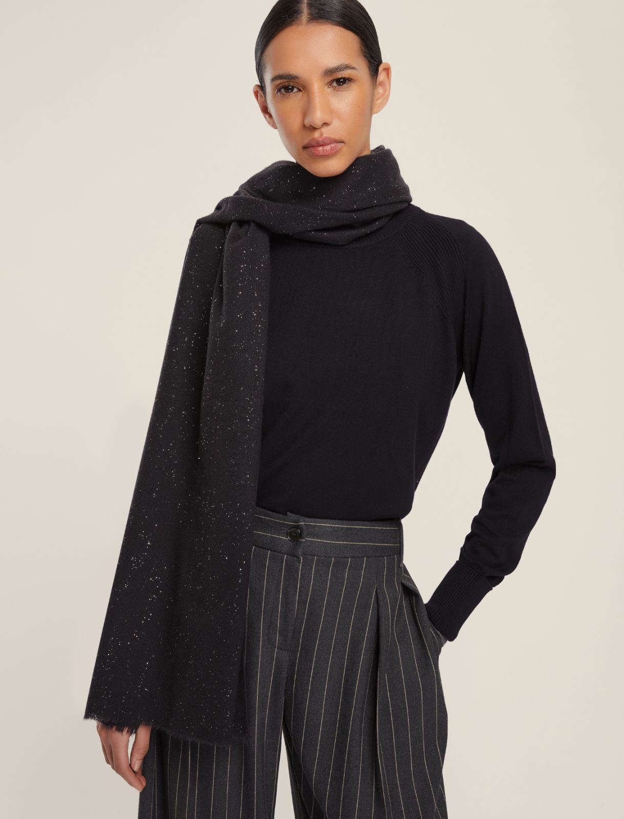 Lurex yarn-embellished fringed stole - BLACK - Emme