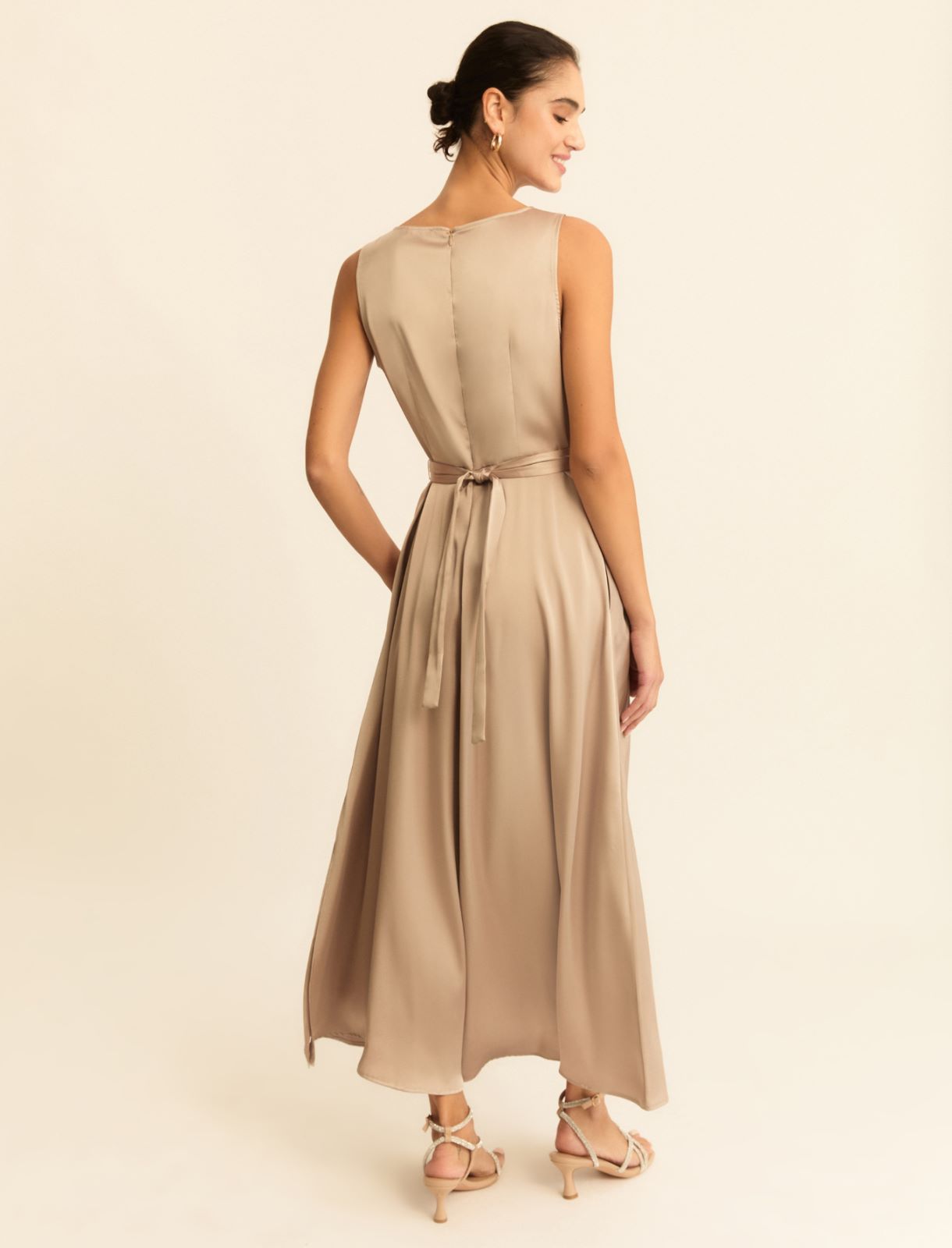 Elegant sleeveless satin dress - BEIGE - Emme - 3