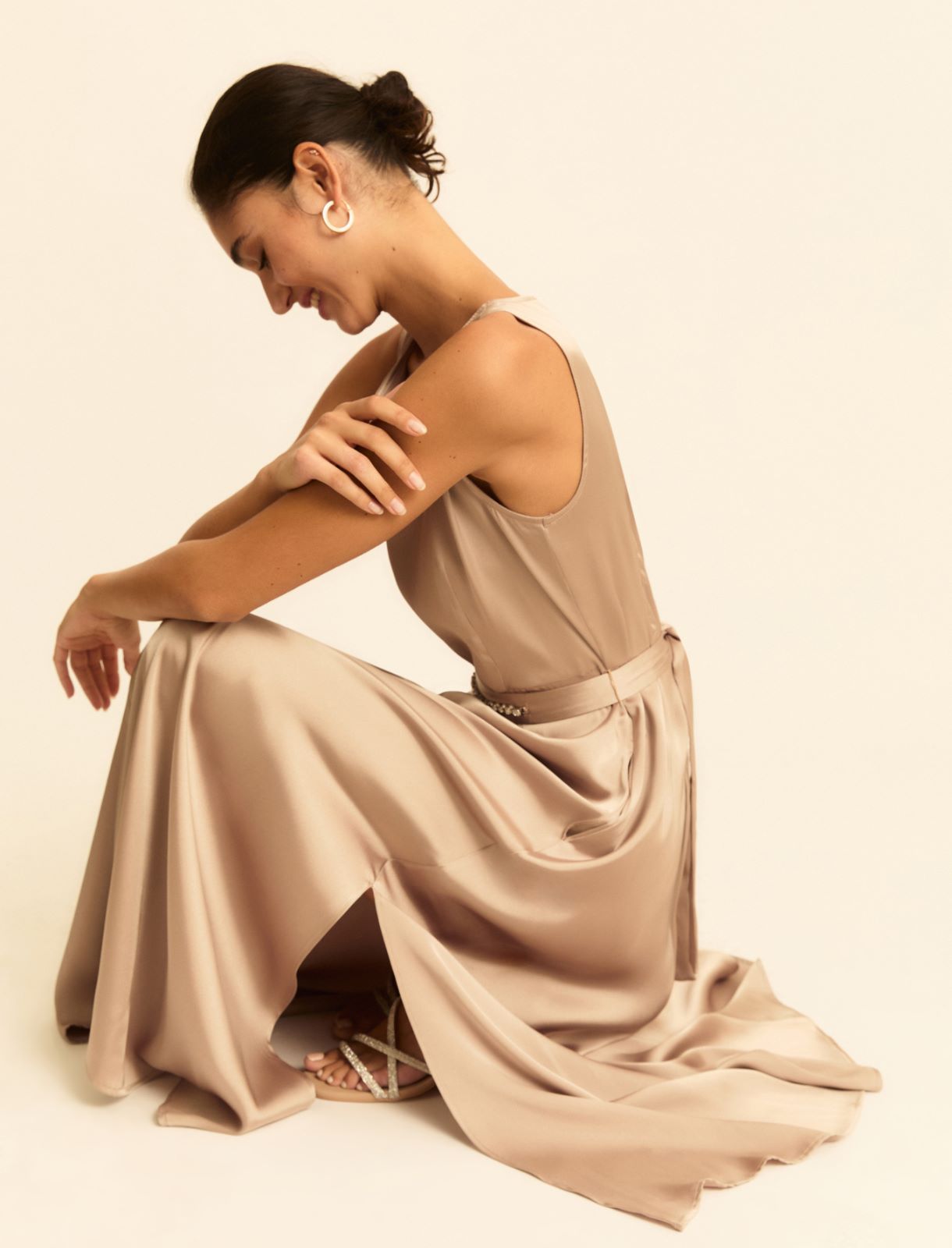 Elegant sleeveless satin dress - BEIGE - Emme - 4