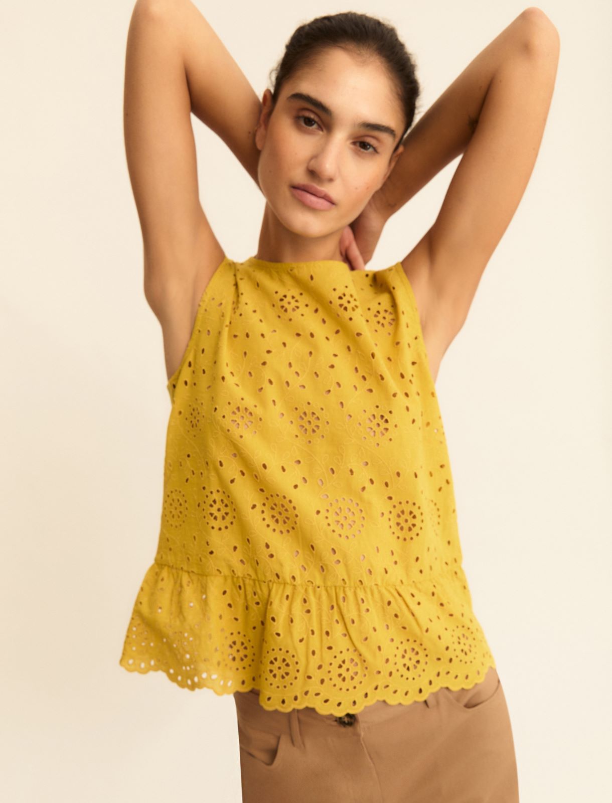 Broderie anglaise flounce top - SUNFLOWER - Emme