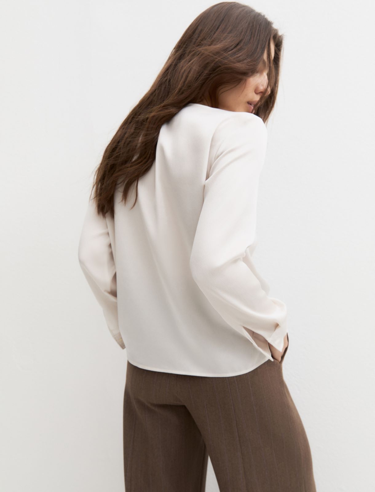Crinkle hammered-satin blouse - WOOL WHITE - Emme - 2