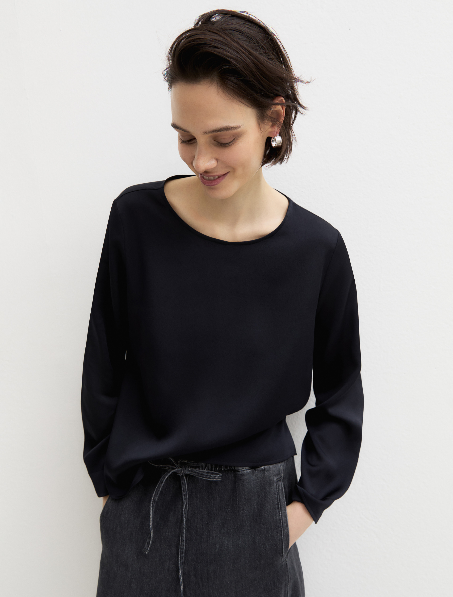 Crinkle hammered-satin blouse - NAVY - Emme - 3