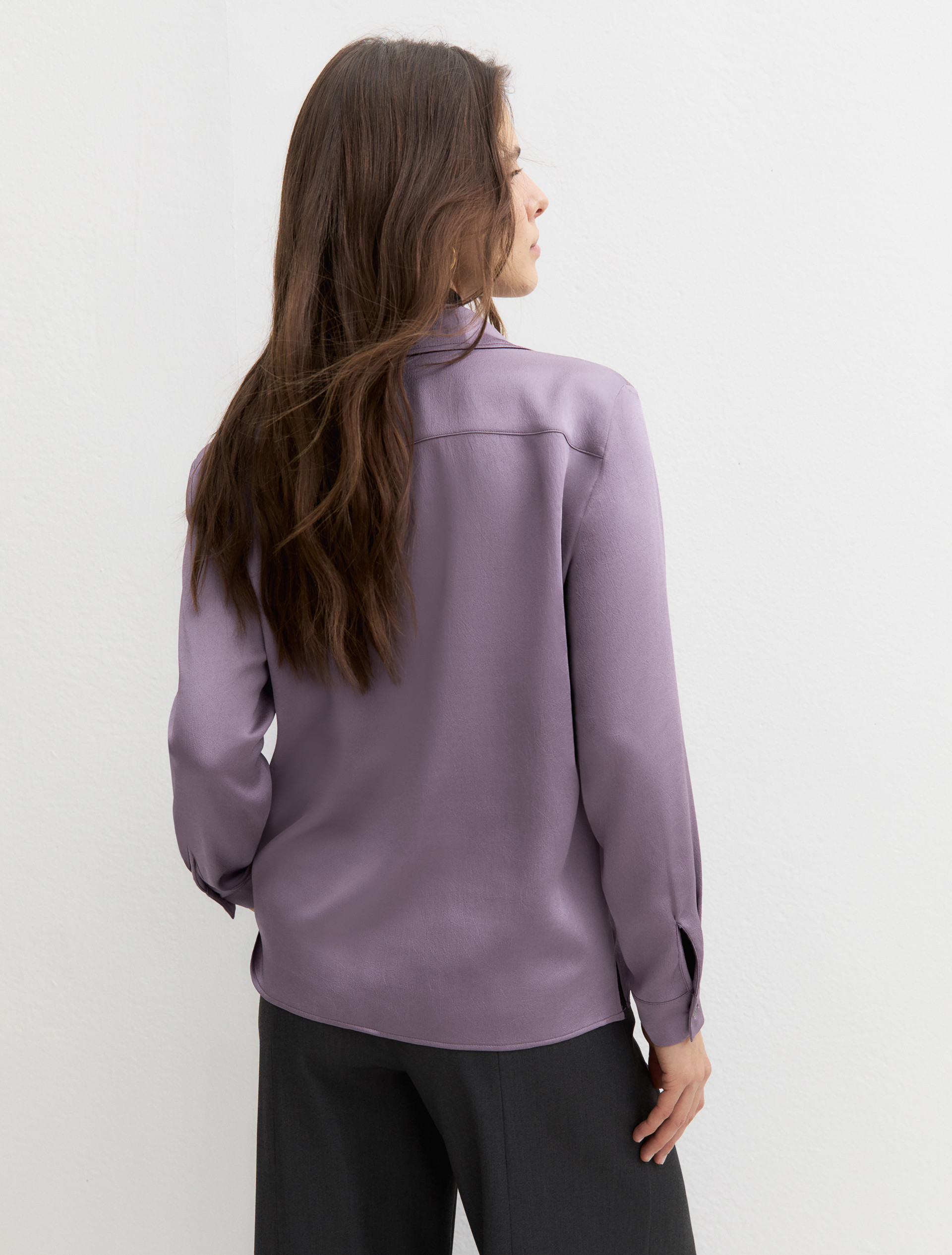 Crinkle hammered-satin polo blouse - LAVENDER - Emme - 2