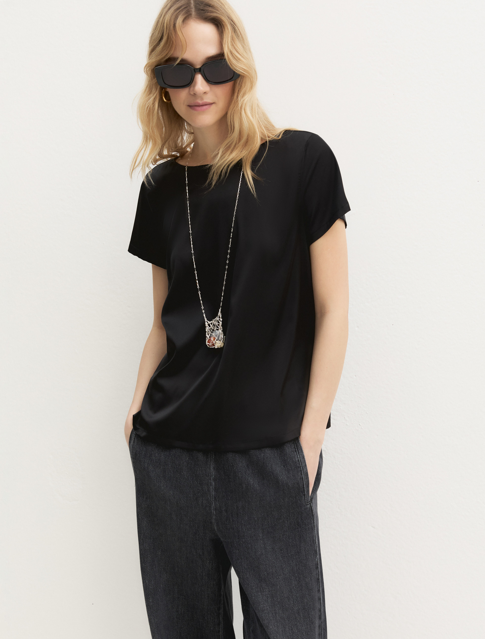 Blusa a maniche corte in raso leggero - NERO - Emme - 1