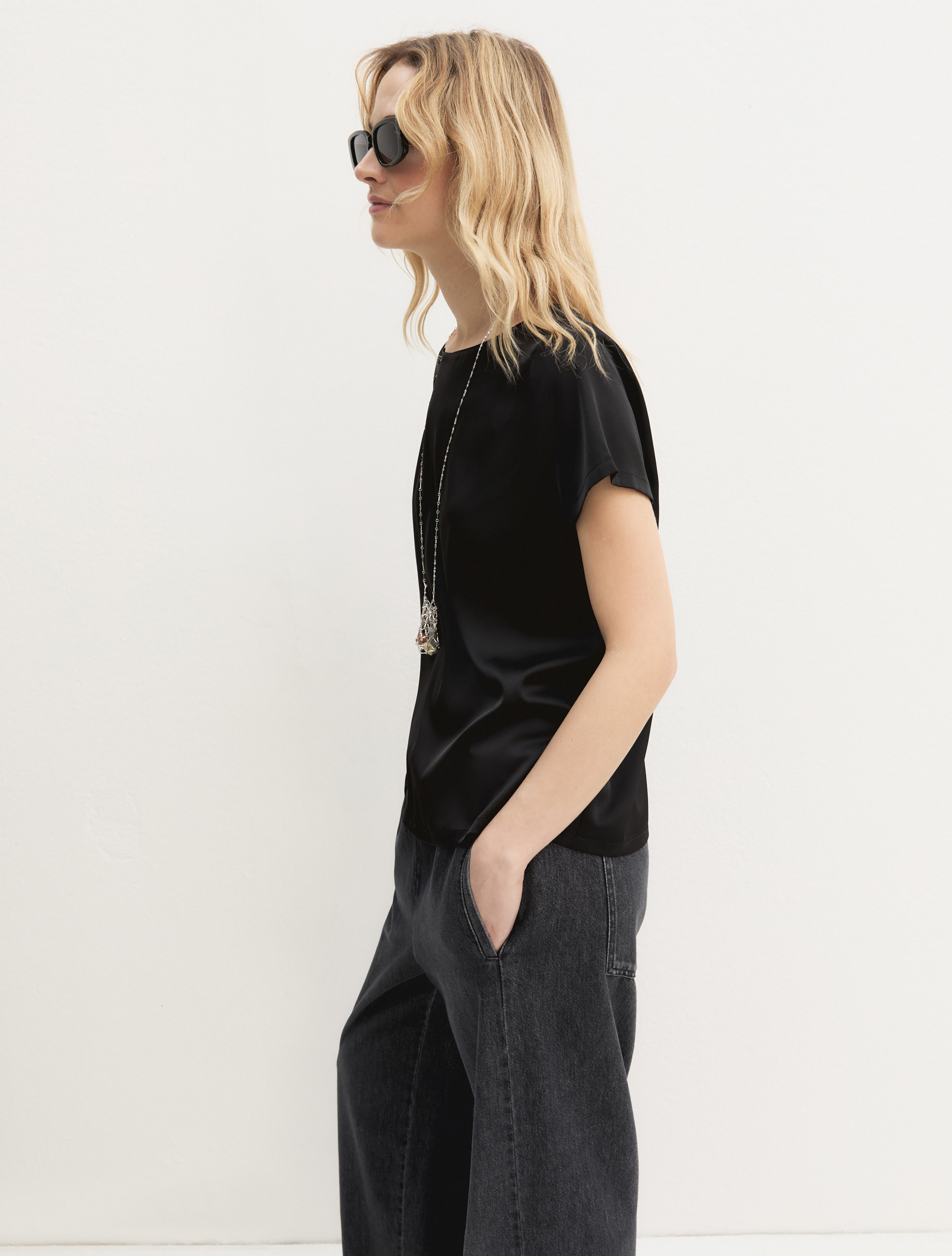 Blusa a maniche corte in raso leggero - NERO - Emme - 6