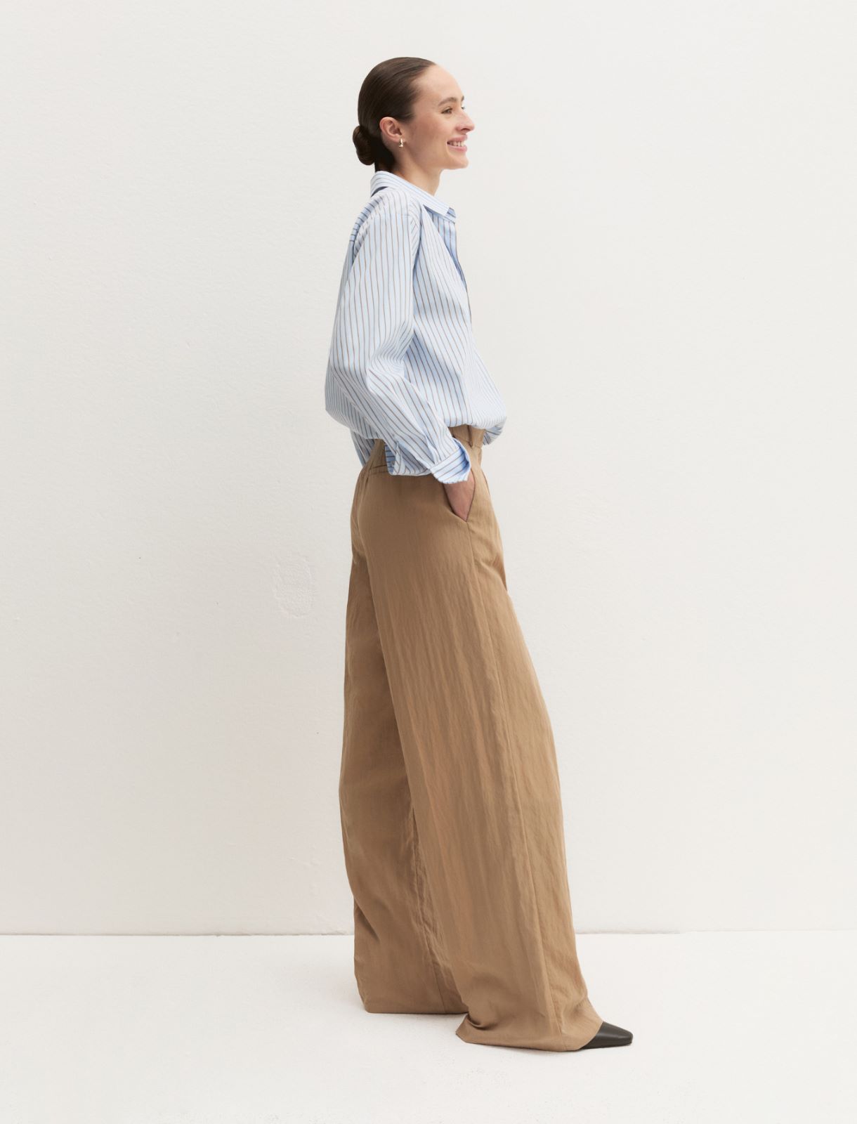 Wide-leg crinkle-fabric trousers - NATURAL - Emme - 5