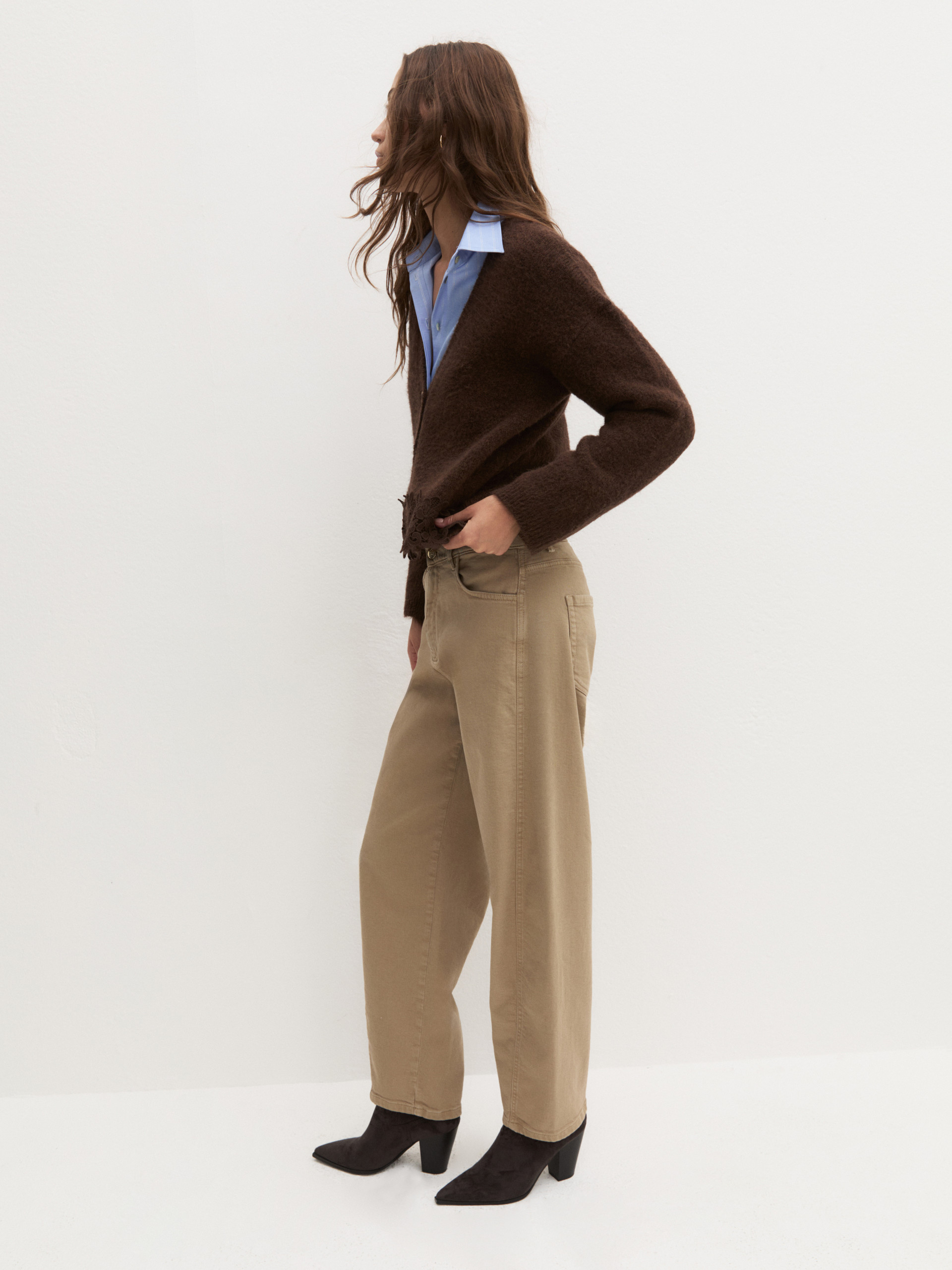 Worn-in finish barrel-leg jeans - NATURAL - Emme - 3