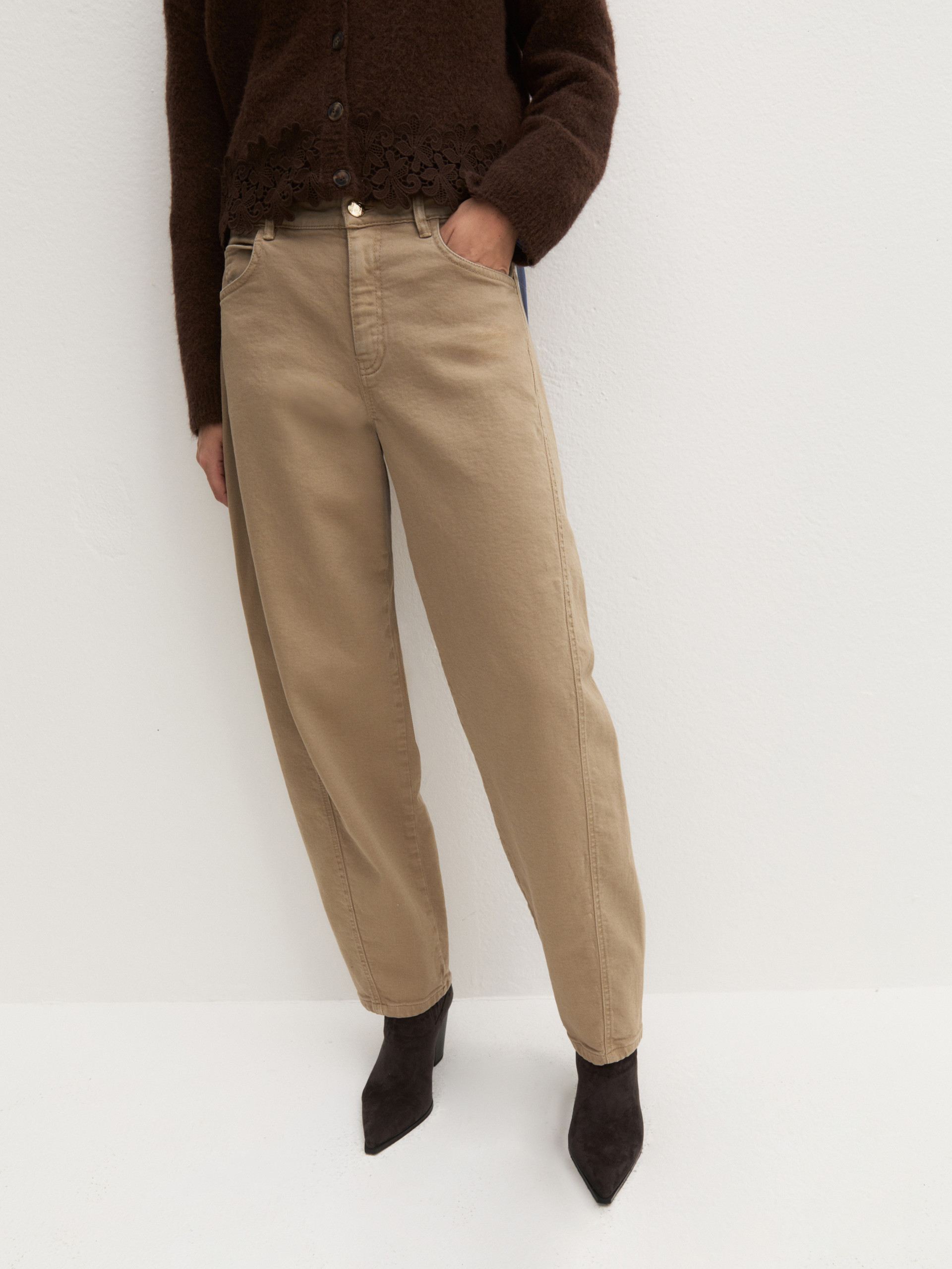 Worn-in finish barrel-leg jeans - NATURAL - Emme - 5