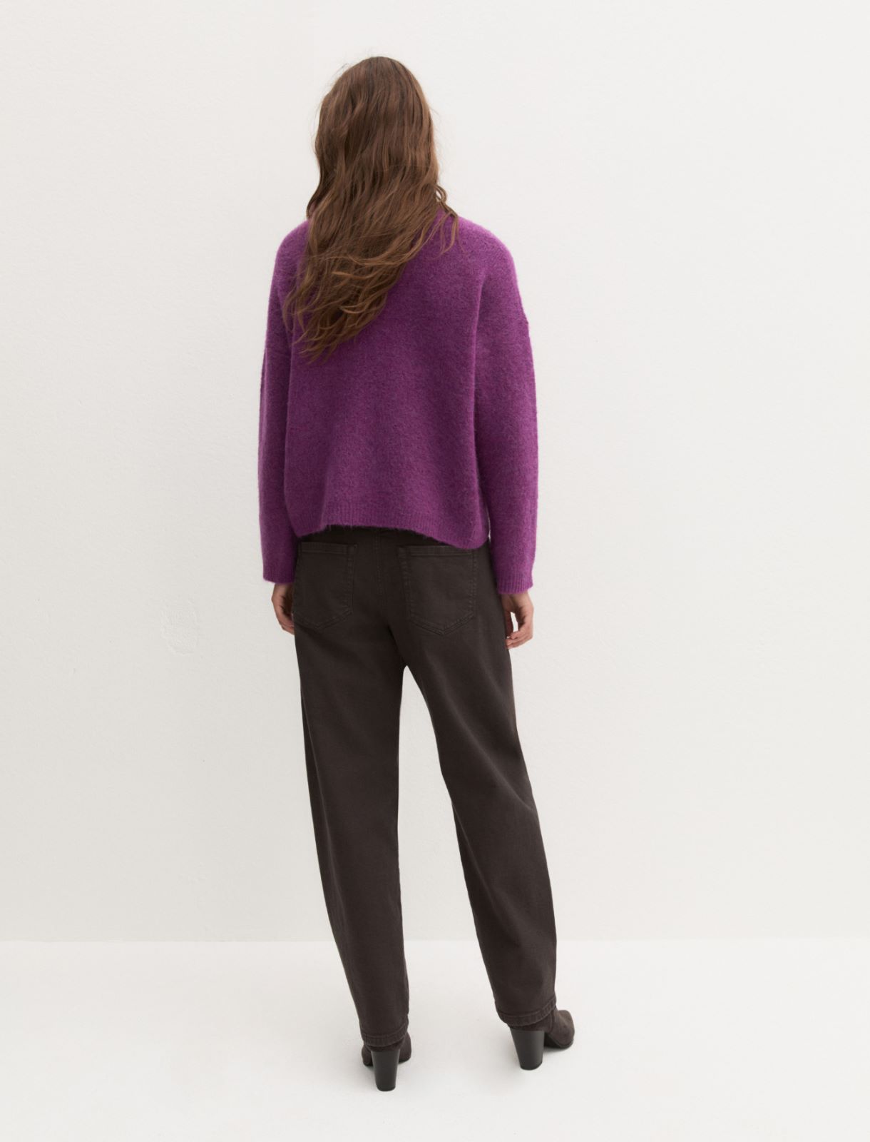 Worn-in finish barrel-leg jeans - CHOCOLATE - Emme - 2