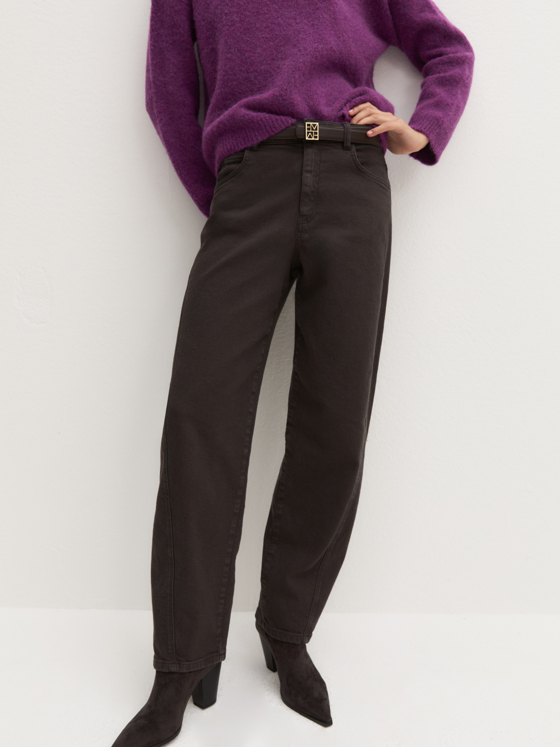 Worn-in finish barrel-leg jeans - CHOCOLATE - Emme - 3