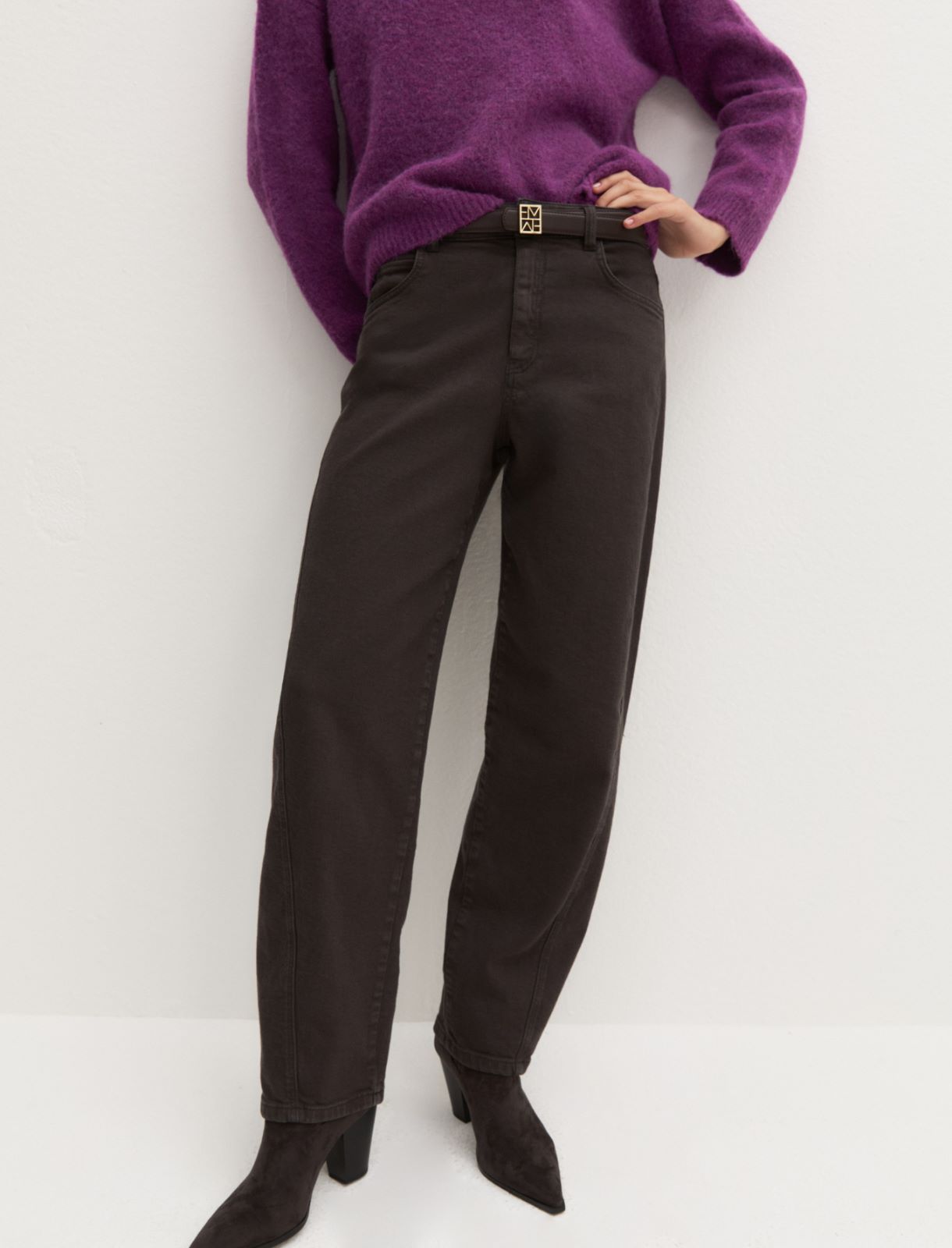 Worn-in finish barrel-leg jeans - CHOCOLATE - Emme - 3