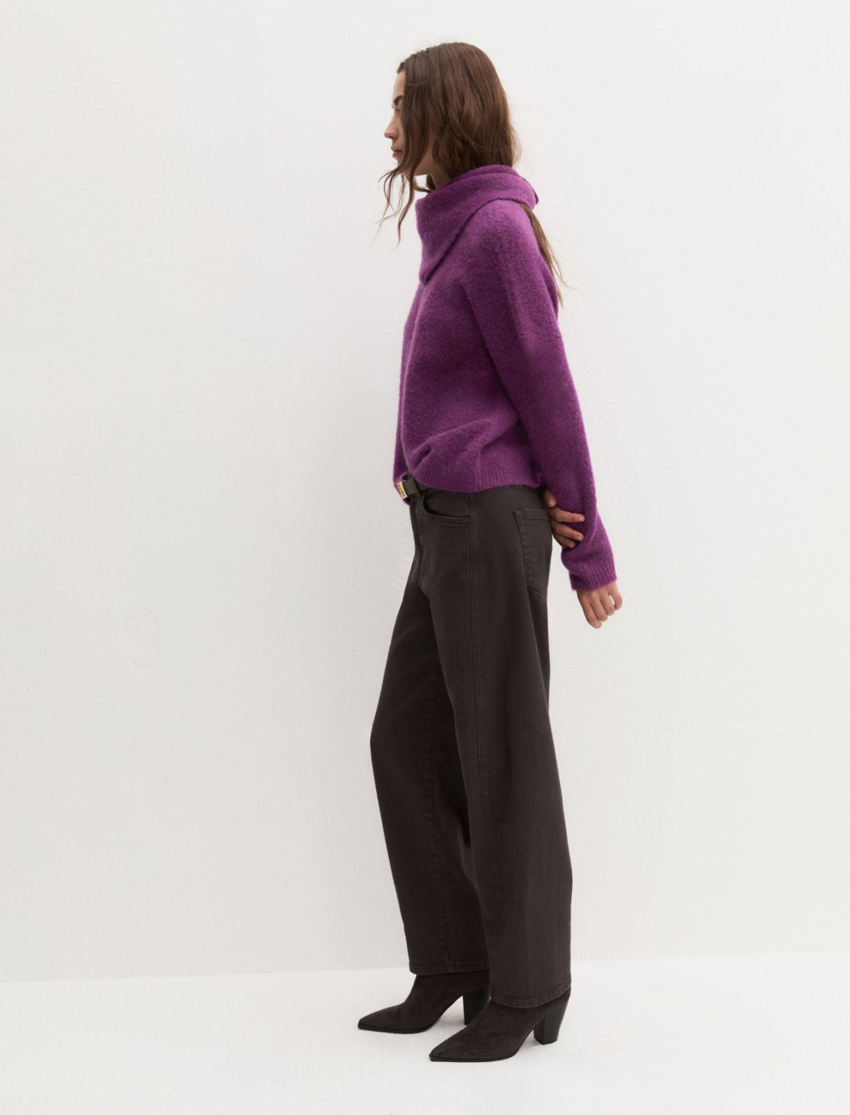 Worn-in finish barrel-leg jeans - CHOCOLATE - Emme - 5
