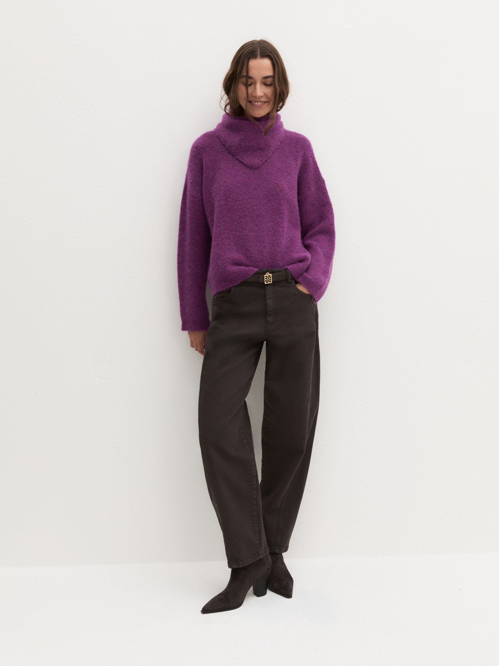 Worn-in finish barrel-leg jeans - CHOCOLATE - Emme - 1