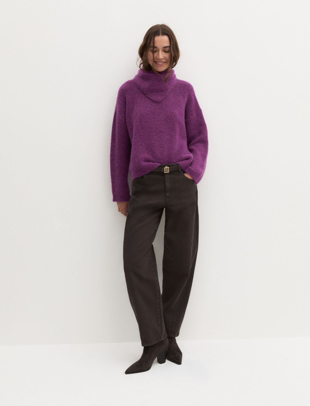 Worn-in finish barrel-leg jeans - CHOCOLATE - Emme