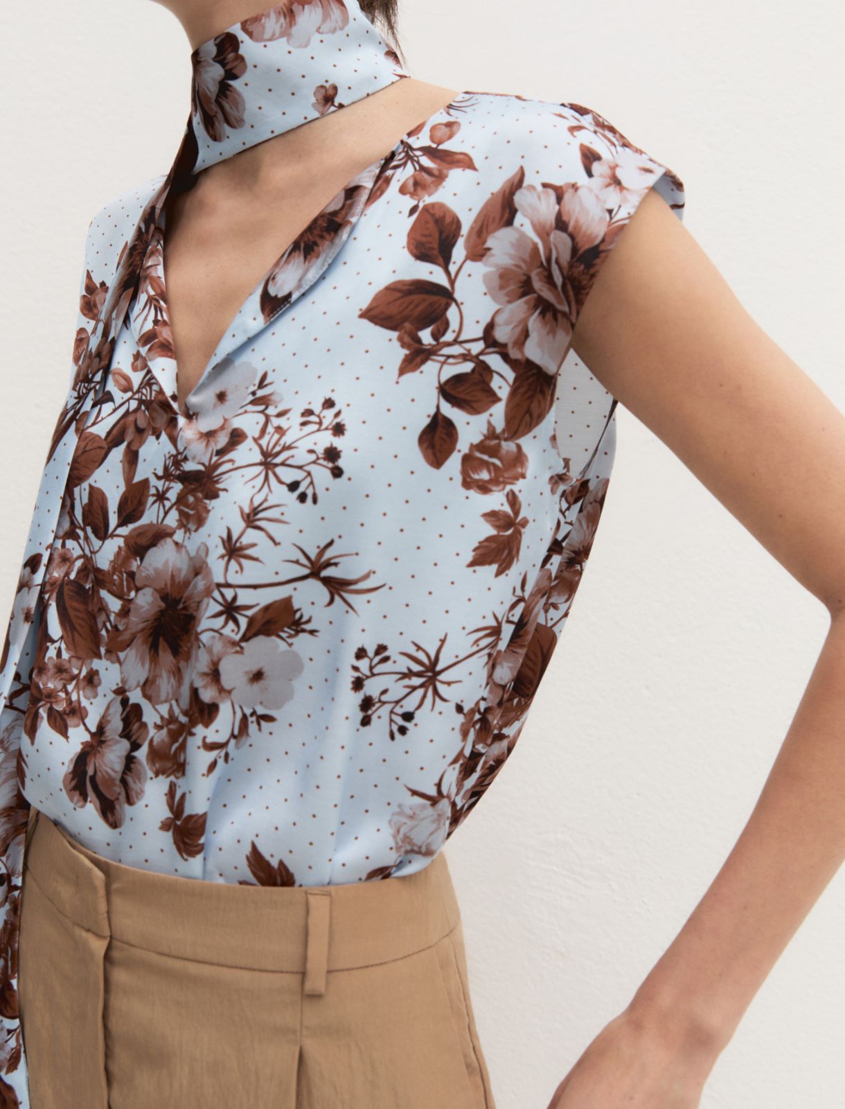 Sleeveless satin top - LIGHT BLUE - Emme - 3