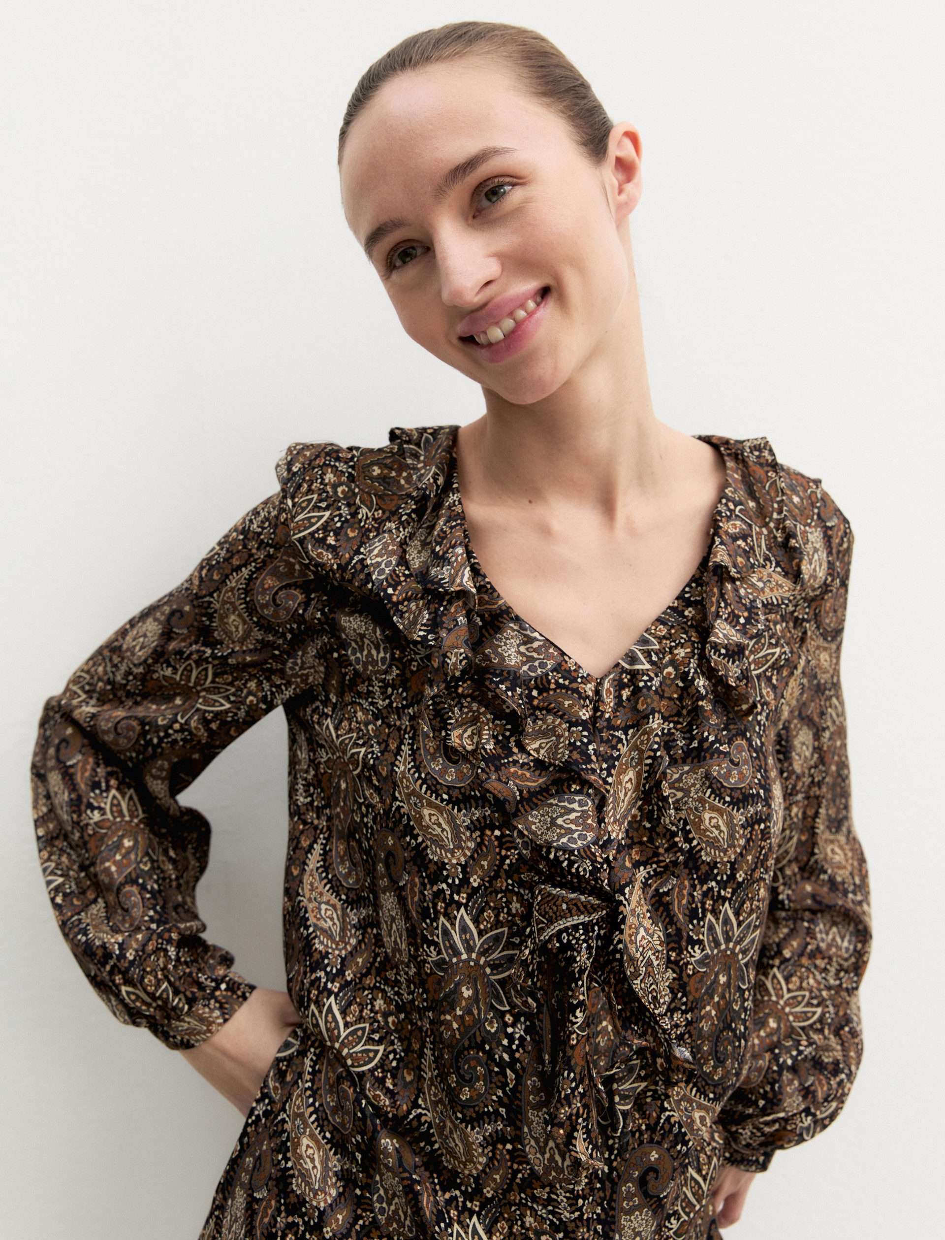 Vestido de sablé con volantes - NEGRO - Emme - 3