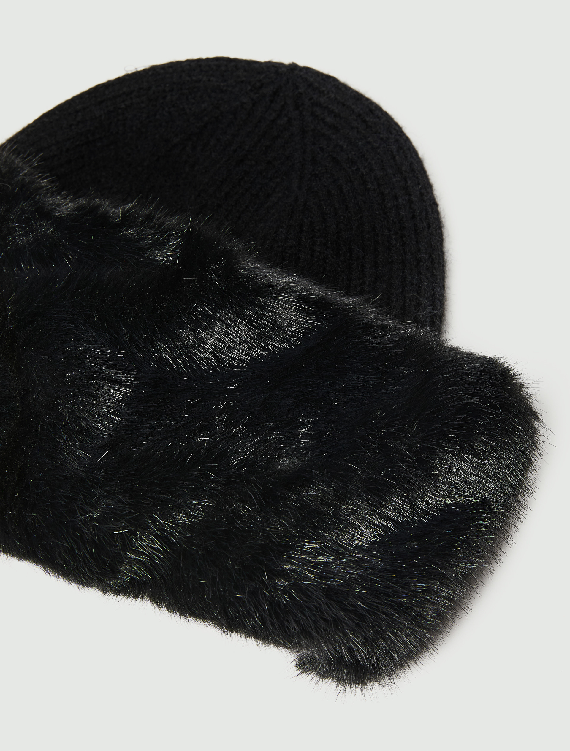 Plush-trim knitted hat - BLACK - Emme - 3