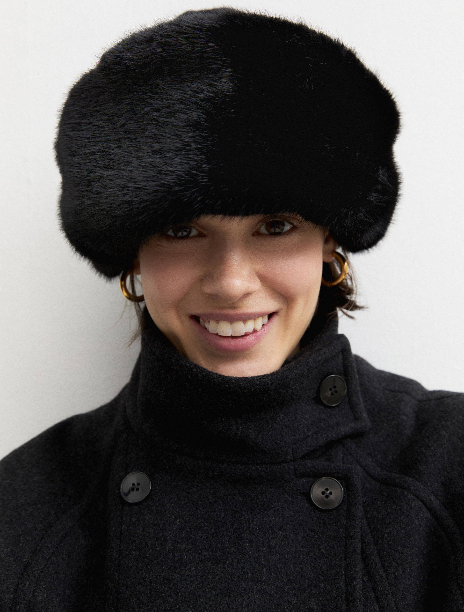 Plush-trim knitted hat - BLACK - Emme - 1